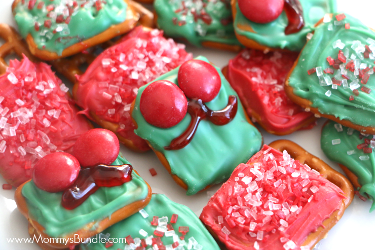 A FUN and festive dessert idea for a Christmas party!! Kids will love these Christmas present pretzel treats!