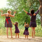 Everything I Wish I Knew About Finding a Mom Tribe