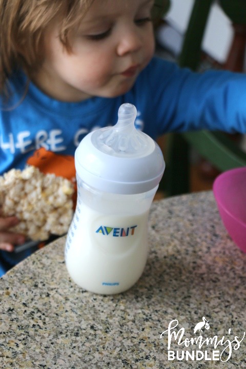Tips to wean baby from breast to bottle